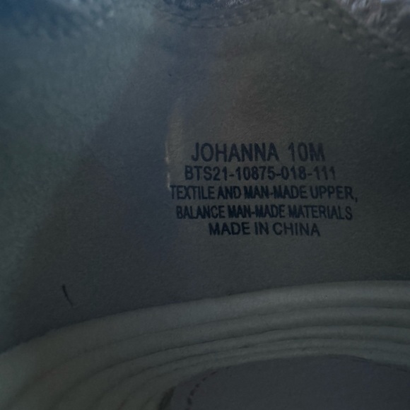 Baretraps size 10 white and gray platform shoes - Picture 6 of 6